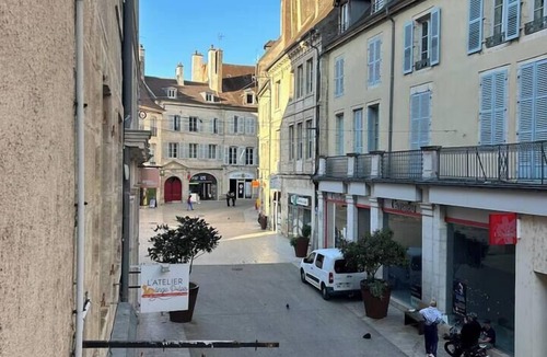Paroisse Notre-Dame Apartment | Studio downtown Dole, Studio Centre ville Dole