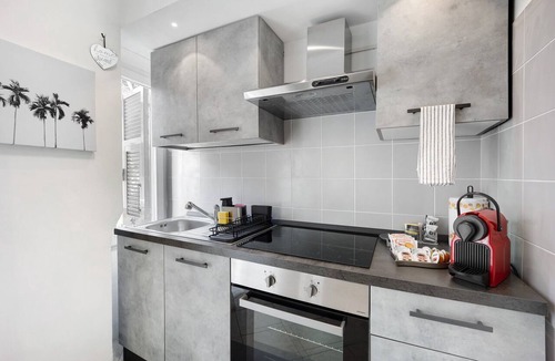 Altare Apartment | Studio 'Edda's Apartment' with Balcony, Wi-Fi and Air Conditioning