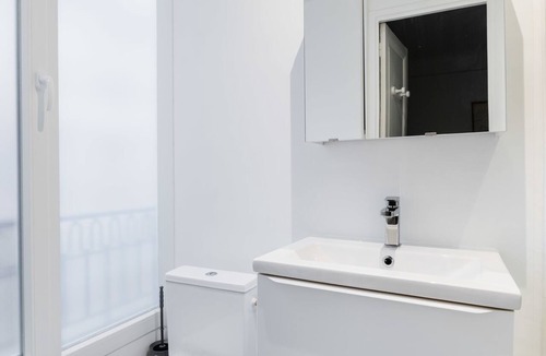 Montmartre Apartment | Studio elegant sacre coeur metro anvers - Paris 18 -2P