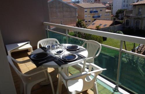 Arcachon Apartment | Studio en Centre-Ville d'Arcachon avec Balcon, Parking Privé et Wi-Fi, à 300m de la Plage - FR-1-374-28