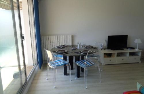 Arcachon Apartment | Studio en Centre-Ville d'Arcachon avec Balcon, Parking Privé et Wi-Fi, à 300m de la Plage - FR-1-374-28