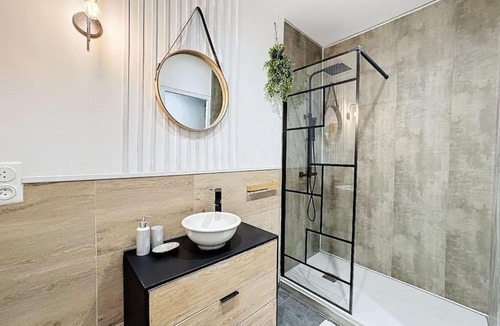 Villeneuve-de-Berg Apartment | Studio Evasion Ardéchoise