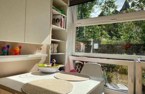 Thy-le-Chateau Apartment | Studio face au château de Thy