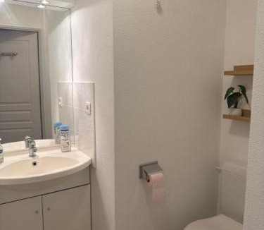 Saint-Priest-en-Jarez Apartment | Studio - face de l’hôpital nord