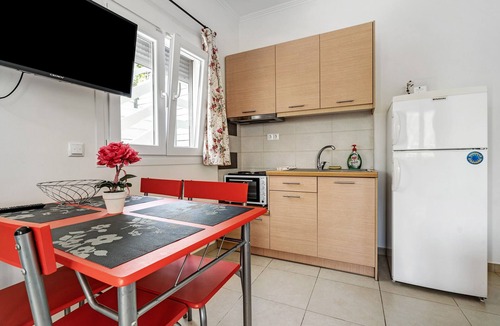 Nidri Apartment | Studio 'Family Junior Suite' with Shared Pool, Wi-Fi and Air Conditioning