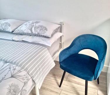 Northolt Mandeville Apartment | Studio flat close to Heathrew Airport