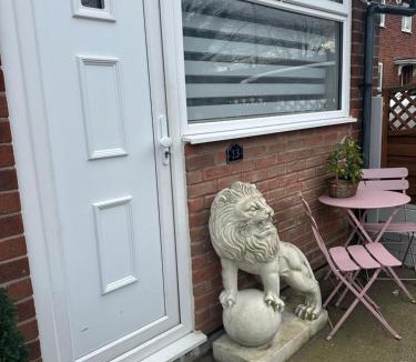Broadheath Apartment | Studio Flat