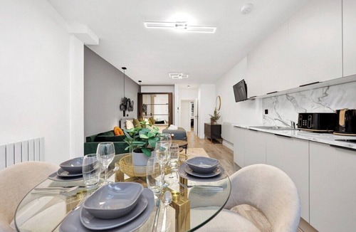 St. George's Apartment | Studio Flat in Central Islington | Own Patio