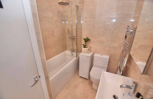 Balham Condo | Studio flat in heart of Balham