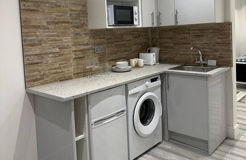 Ealing Apartment | Studio Flat in London