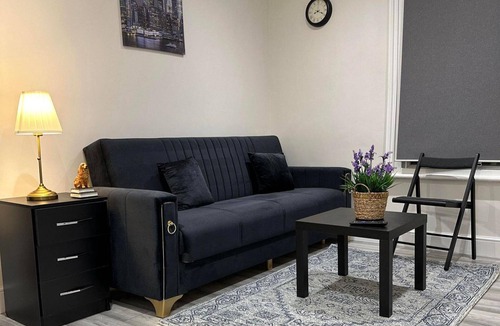 Ealing Apartment | Studio Flat in London