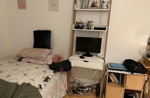 Cann Hall Apartment | Studio Flat in Stratford