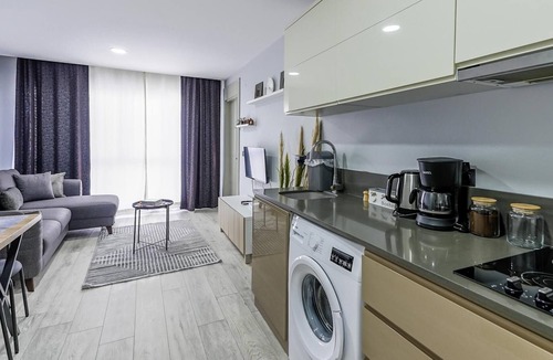 Kepez Apartment | Studio Flat w Shared Pool and Garden in Antalya