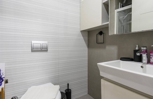 Kepez Apartment | Studio Flat w Shared Pool and Garden in Antalya
