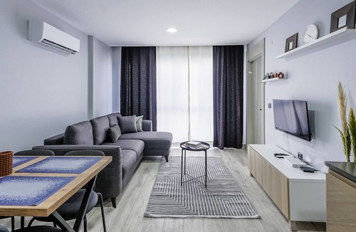 Kepez Apartment | Studio Flat w Shared Pool and Garden in Antalya