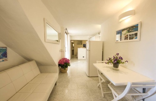 San Stefano Apartment | Studio/Flat Waterfront Cala Caterina, Villasimius, direct access to the beach