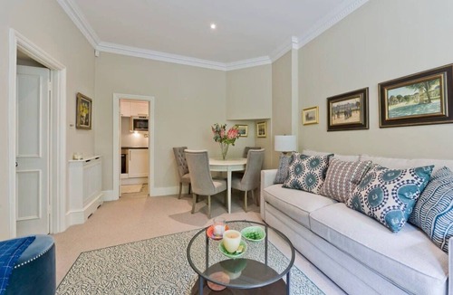 Holland Park Apartment | Studio Flat with Garden Access, Holland Park