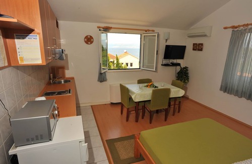 Sutivan Apartment | Studio flat with a swimming pool Sutivan, Brač (AS-16846-b)