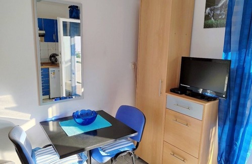 Barbat na Rabu Apartment | Studio flat with balcony and sea view Barbat, Rab (AS-22217-a)