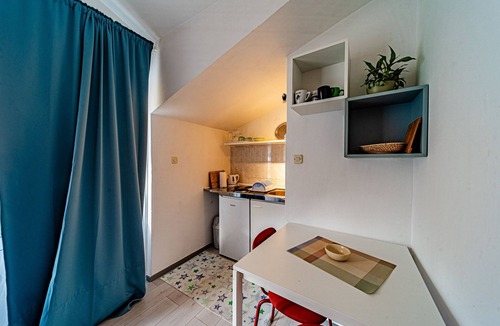 Trpanj Apartment | Studio flat with balcony Trpanj, Pelješac (AS-257-c)