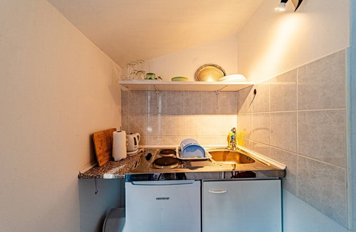 Trpanj Apartment | Studio flat with balcony Trpanj, Pelješac (AS-257-c)