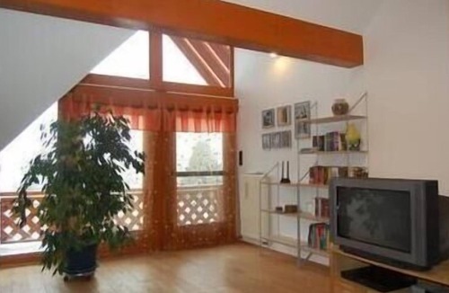 Reckershausen Apartment | Studio flat with a view of the water