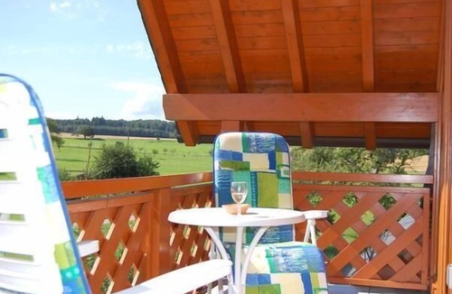 Reckershausen Apartment | Studio flat with a view of the water