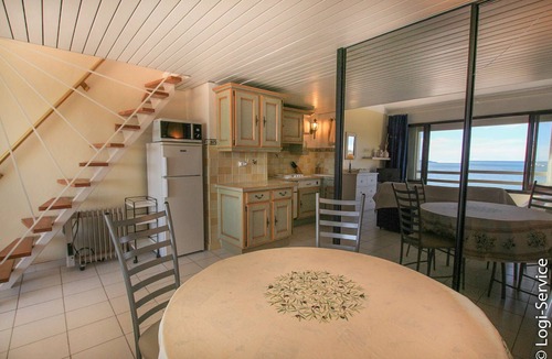 Port Grimaud Apartment | Studio flat with mezzanine on the beach
