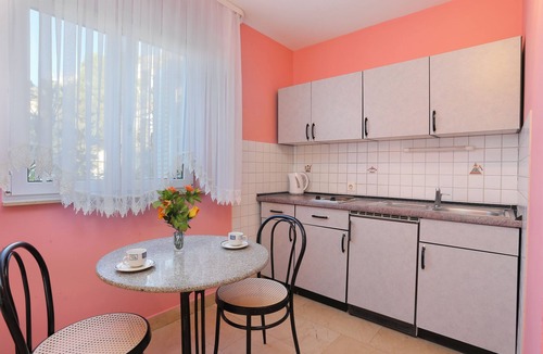 Marusici Apartment | Studio flat with terrace and sea view Marušići, Omiš (AS-18497-a)