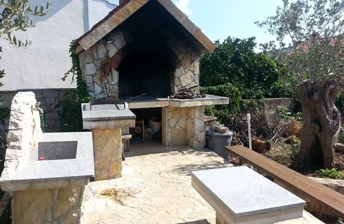 Vinisce Apartment | Studio flat with terrace Vinišće, Trogir (AS-12637-a)