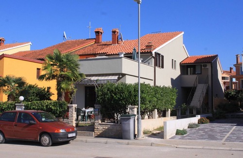 Valbandon Apartment | Studio flat with terrace and sea view Fažana (AS-7205-a)