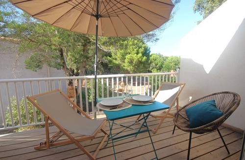 Lecci Apartment | studio floor for 2 people N°47 Fiori Di Cala Rossa