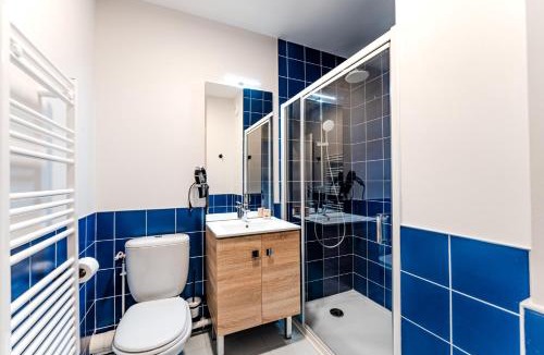 La Teste-de-Buch Apartment | Studio for 2 in La Teste-de-Buch parking
