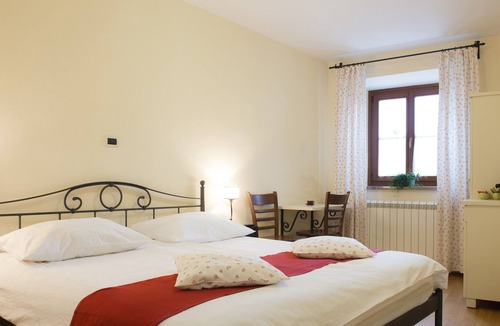 Lokev Apartment | Studio for 2 in Guesthouse Muha
