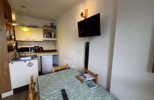 Saint-Chaffrey Apartment | Studio for 4 in Serre-Chevalier, Southeast Balcony