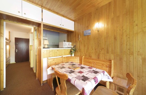 Eaux-Bonnes Apartment | Studio for 6 people at the foot of the slopes with balcony and mountain views