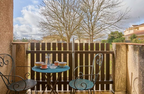 Barbotan-les-Thermes Apartment | Studio for 2 near Lake Uby, pets allowed, parking, wifi