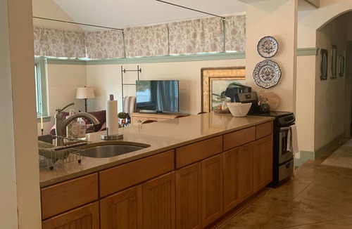 Old Lyme House | Studio Four: Country whole house with Wi-Fi, AC in Old Lyme near the CT River