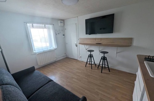 Belleville-en-Beaujolais Apartment | Studio near Belleville sur Saône train station