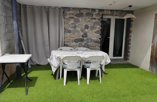 Chateau-Arnoux-Saint-Auban Apartment | Studio avec terrasse et parking privé