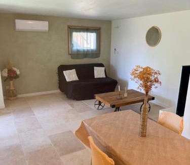 Chateau-Arnoux-Saint-Auban Apartment | Studio avec terrasse et parking privé