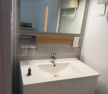 Chateau-Arnoux-Saint-Auban Apartment | Studio avec terrasse et parking privé