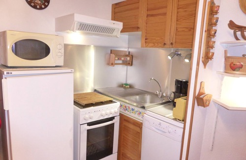 Les Contamines-Montjoie Apartment | Studio cabin for 6 in Contamines-Montjoie with private parking