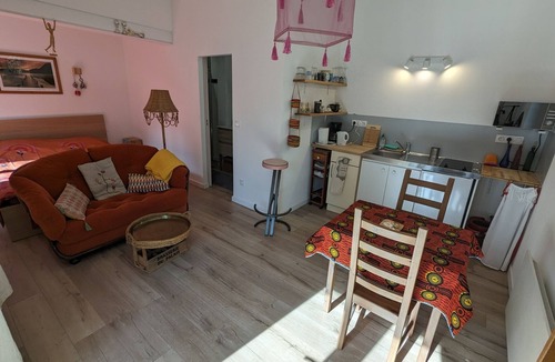 Saint-Hippolyte-du-Fort Apartment | Studio Indépendant au Calme, de Plain Pied, Avec Jardin. Animaux non Acceptés