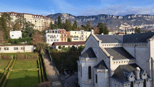 Aix-les-Bains City Center Apartment | Studio Fred - centre ville, parking et vue