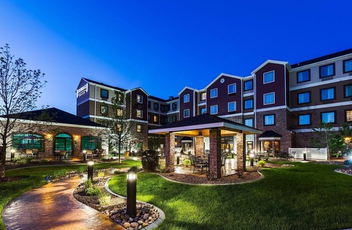 Bismarck Apartment | Studio | Free Daily Breakfast + Indoor Pool