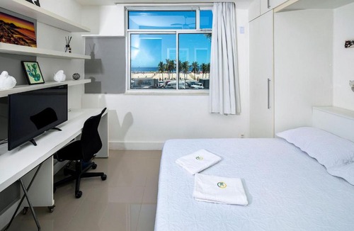 Leme Apartment | Studio front ocean view in Leme for 2 people