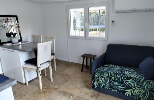 Saint-Didier House | Studio garrigue saint didier