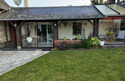 Longueville-sur-Scie Apartment | Studio gite for vacations or travel