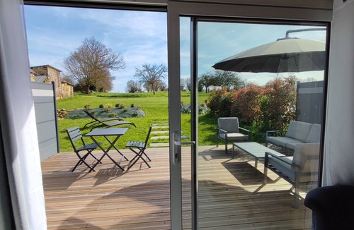 Saint-Fort House | Studio 'Gîte A du Domaine de l'Epinay with Private Terrace, Garden, and Wi-Fi